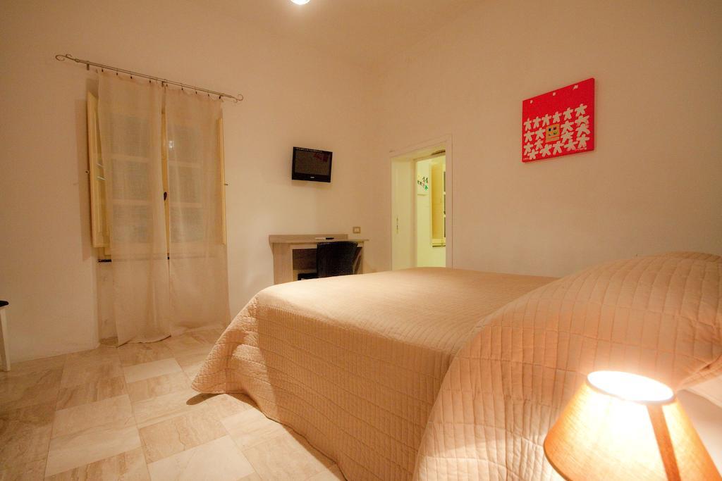 La Locanda Dell'Officina Olbia Ruang foto